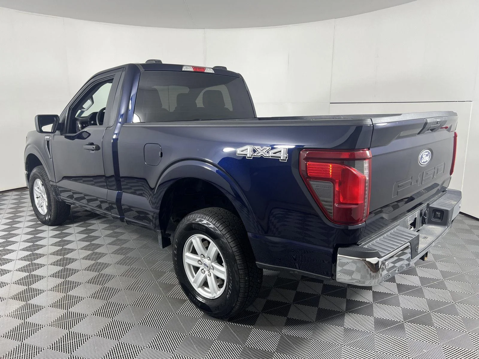 Used 2025 Antimatter Blue Ford XL image 9