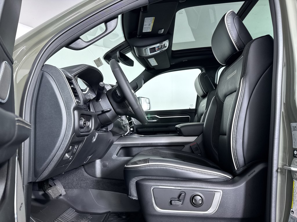 New 2026 Canyon Lake Exterior Paint RAM Laramie image 7