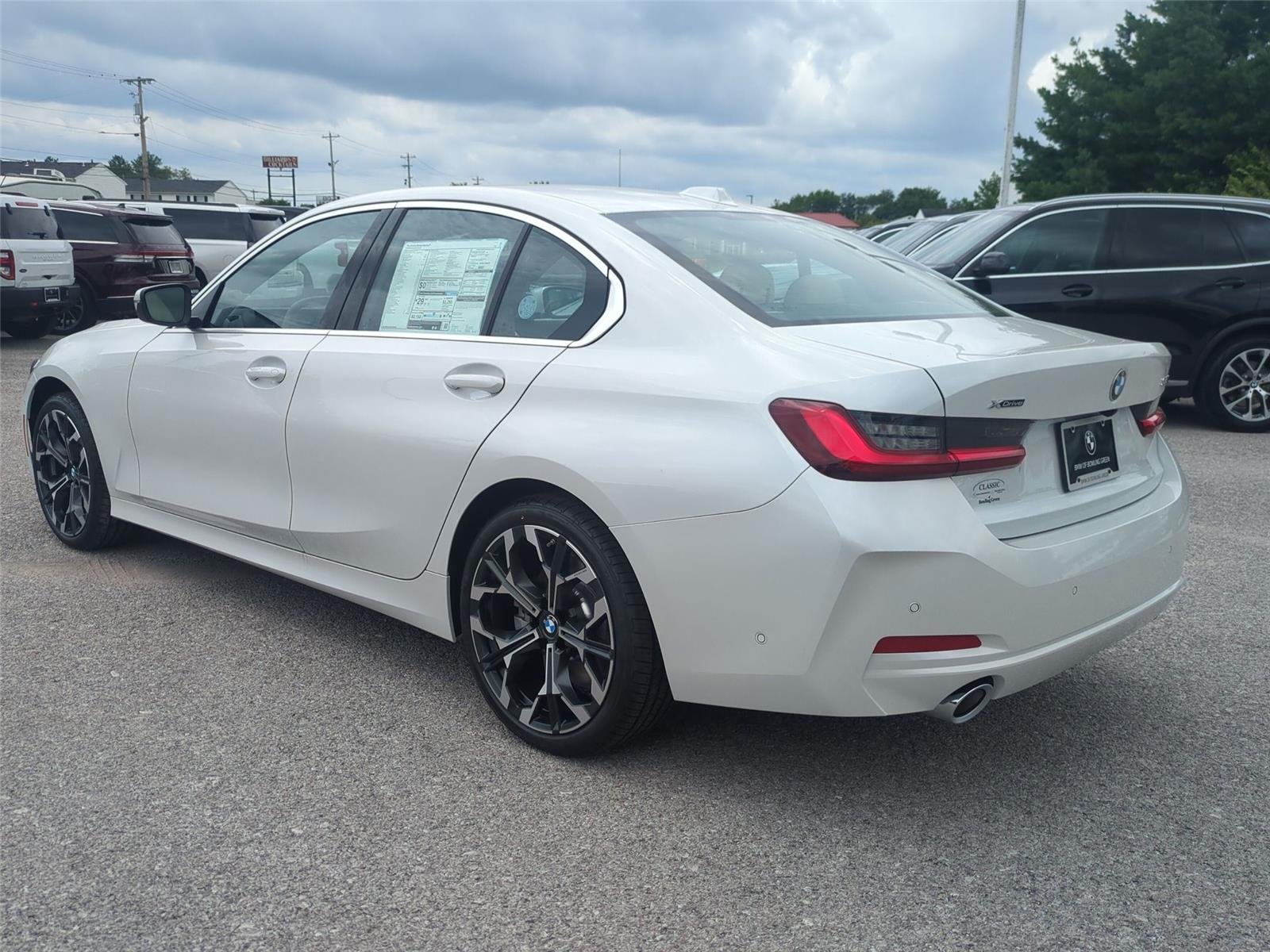 New 2026 Mineral White Metallic BMW 330i xDrive image 3