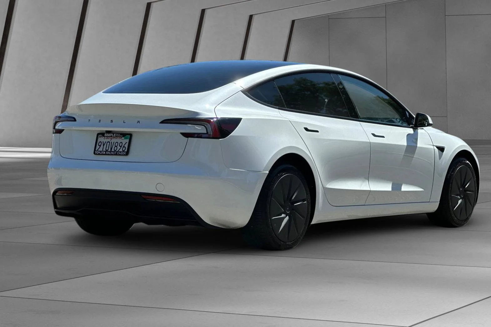 Used 2025 White Tesla Standard image 4