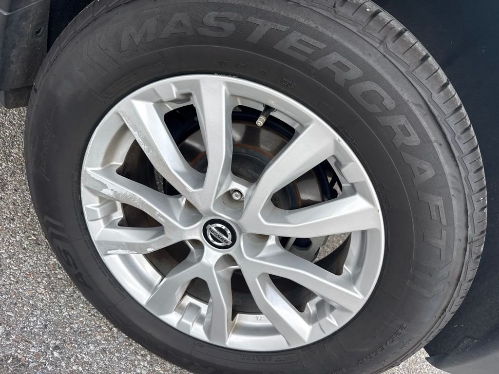 Used 2018 White Nissan SV image 12