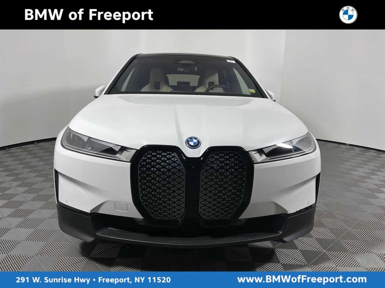 2022 BMW iX xDrive50's photo