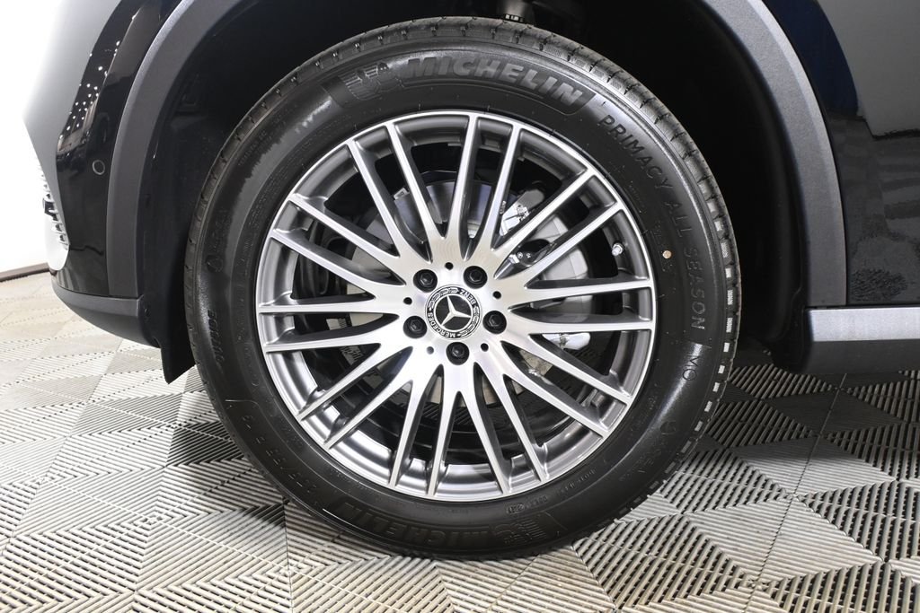 Used 2026 Black Mercedes-Benz GLC 300 image 12