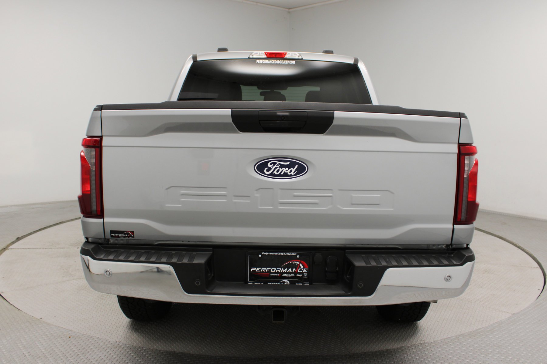 Used 2025 ICONIC SILVER METALLIC Ford XLT 4WD SuperCrew 5.5
