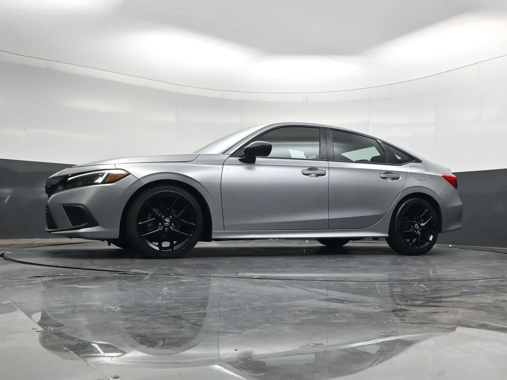 Used 2024  Honda Sport image 30