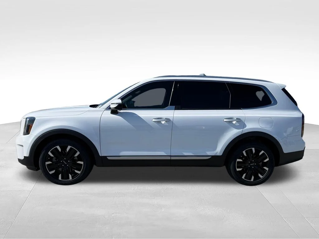Used 2024 White Kia SX image 2