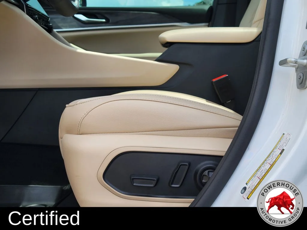 Used 2024 White Jeep Limited image 25