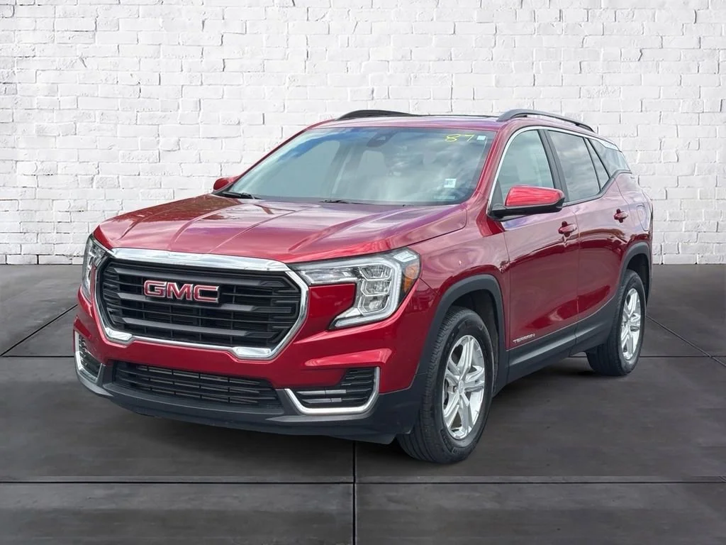 Used 2024 Volcanic Red Tintcoat GMC SLE image 2