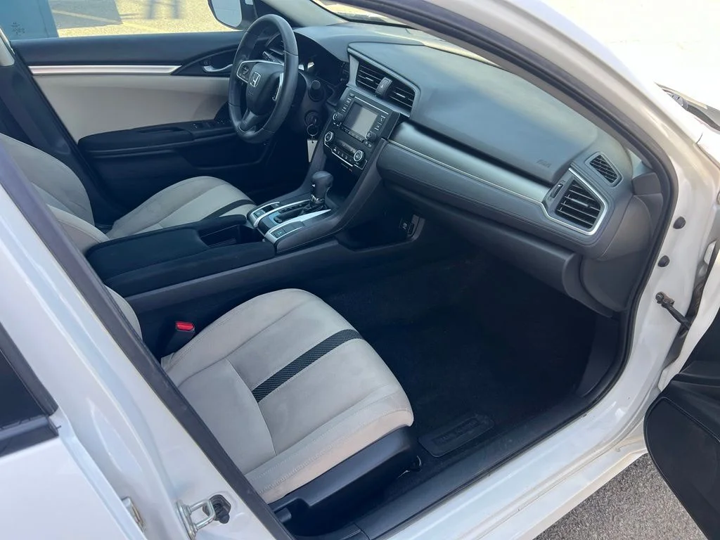 Used 2018 Taffeta White Honda LX image 25