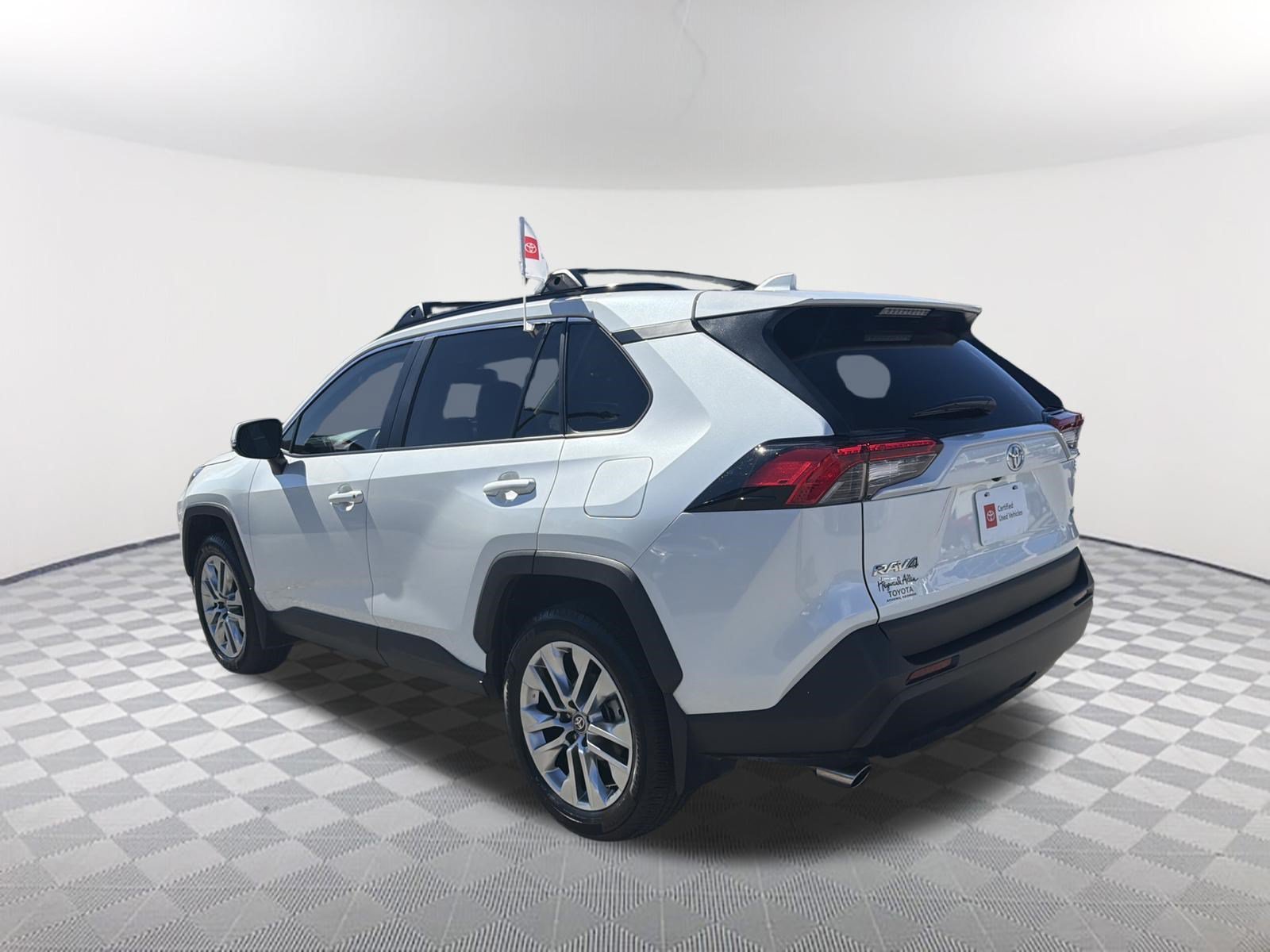 Certified Used 2025 Wind Chill Pearl Toyota XLE Premium image 15