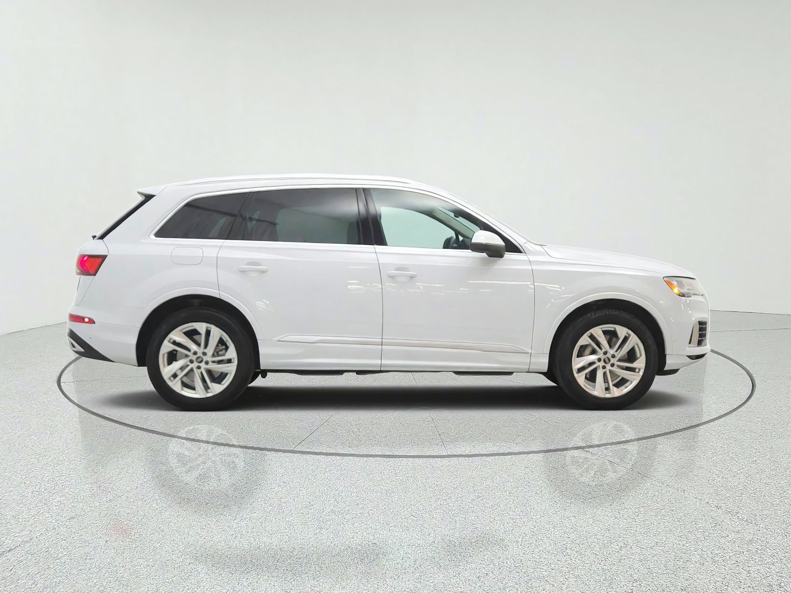 Used 2023 Glacier White Metallic Audi Premium Plus 55 TFSI quattro image 4