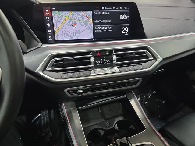Certified Used 2022 Black Sapphire Metallic BMW xDrive40i image 20