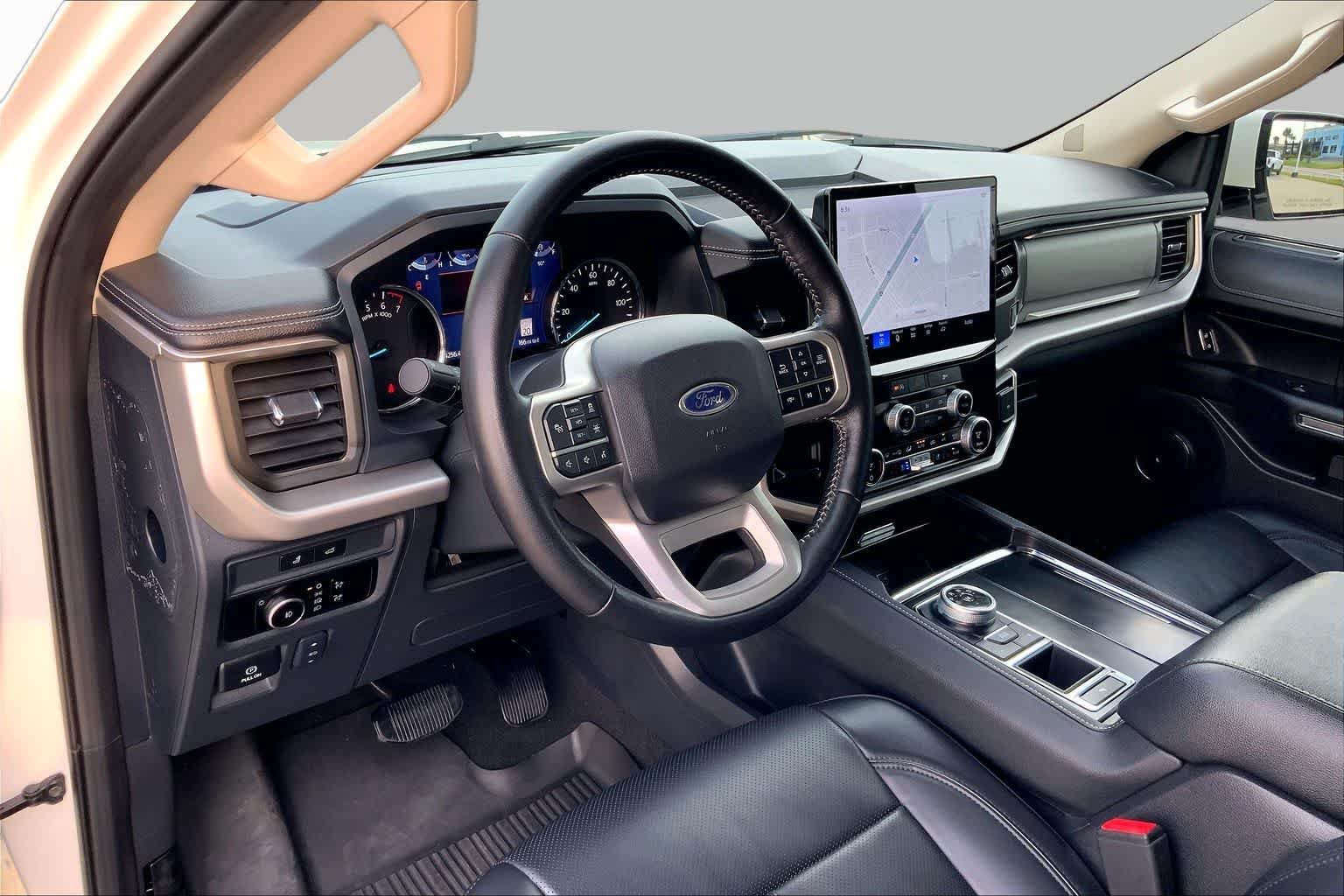 Used 2024 Star White Metallic Tri-Coat Ford XLT image 18