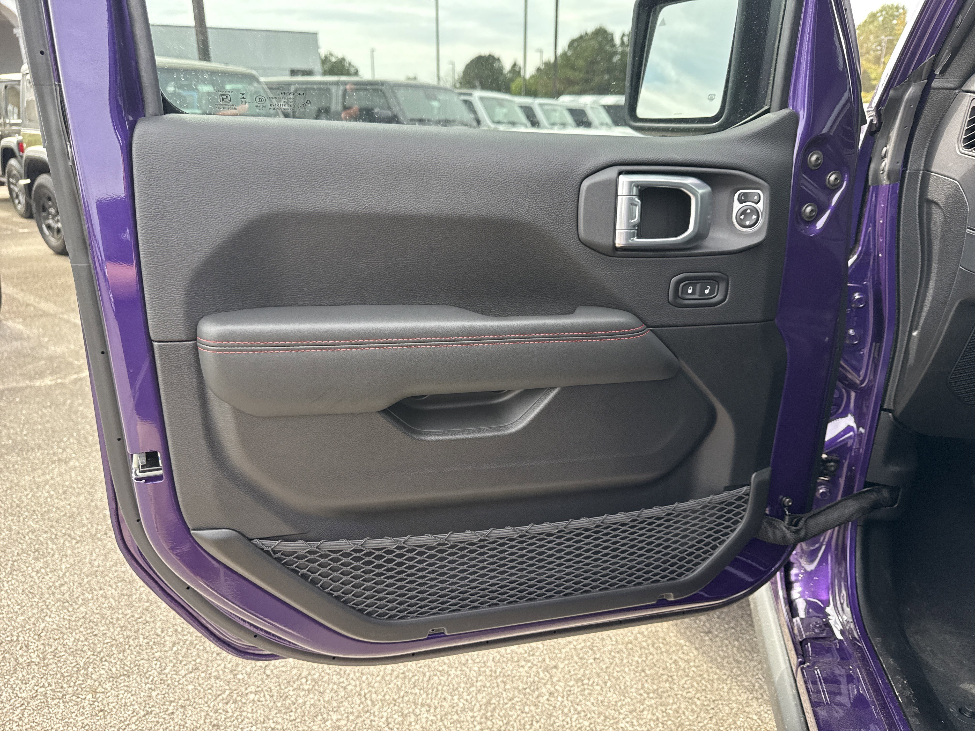 New 2026 Reign Exterior Paint Jeep Rubicon X image 9