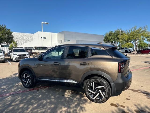 Used 2025 Brown Nissan SV image 8