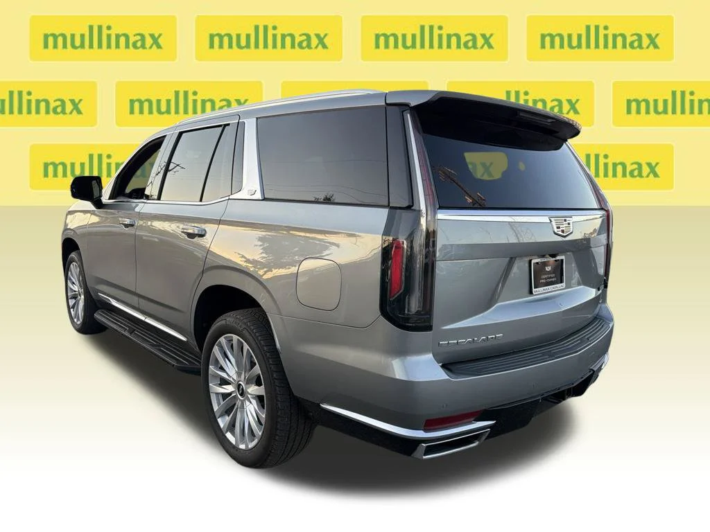 Used 2023 ARGENT SILVER METALLIC Cadillac 4WD Luxury image 7