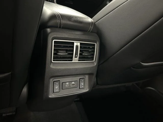 Used 2023  Nissan 3.5 SL image 23