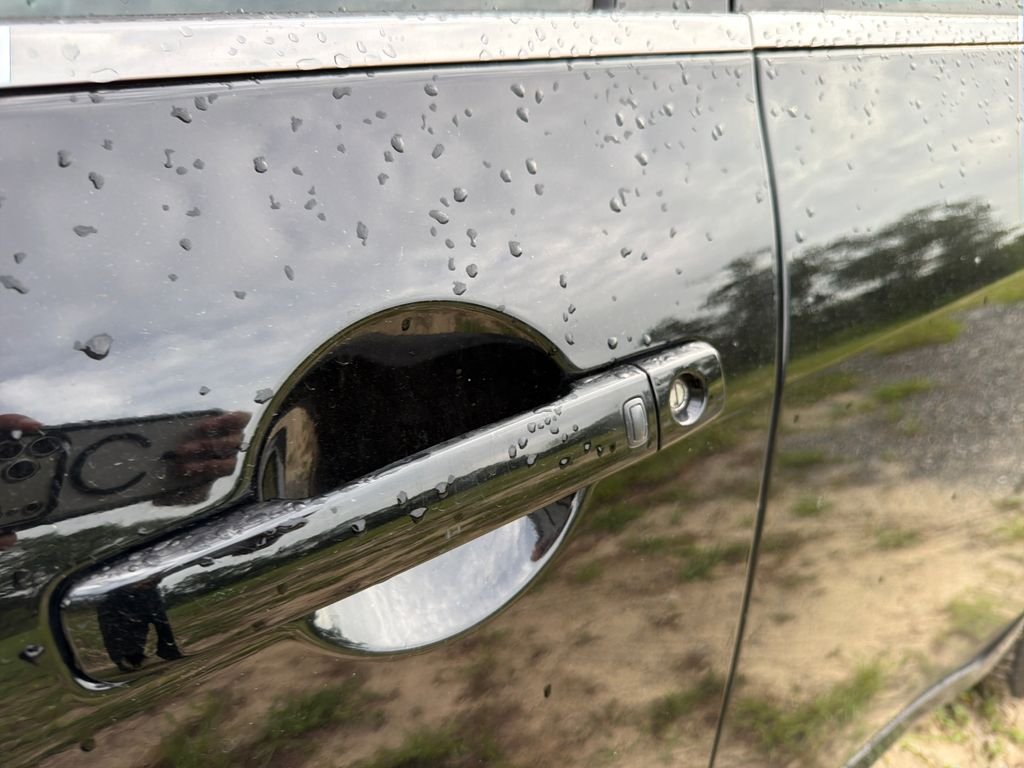 Used 2009 Black INFINITI Journey image 11