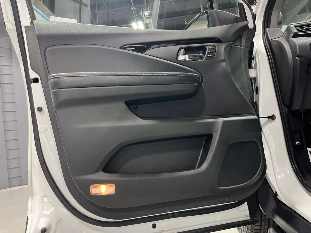 Certified Used 2020 Platinum White Pearl Honda Touring image 10