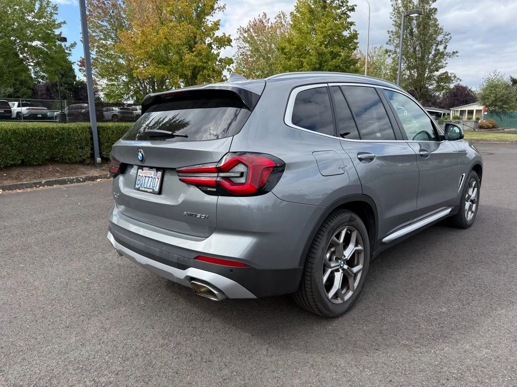 Used 2023 Skyscraper Gray Metallic BMW xDrive30i image 7