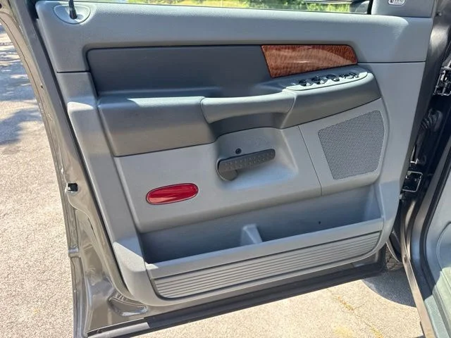 Used 2007 Gray Dodge Laramie image 14