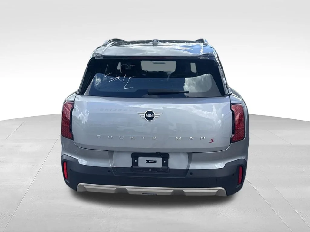 Used 2025 Silver MINI Signature Plus image 11