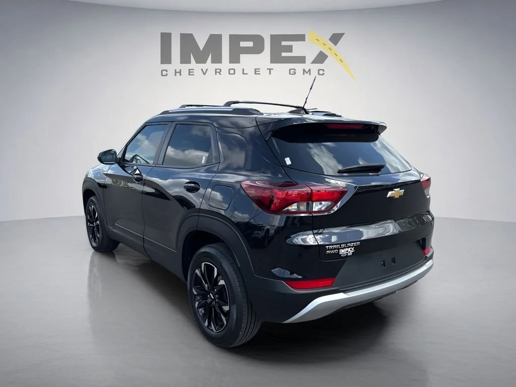 Used 2023 Mosaic Black Metallic Chevrolet LT image 3