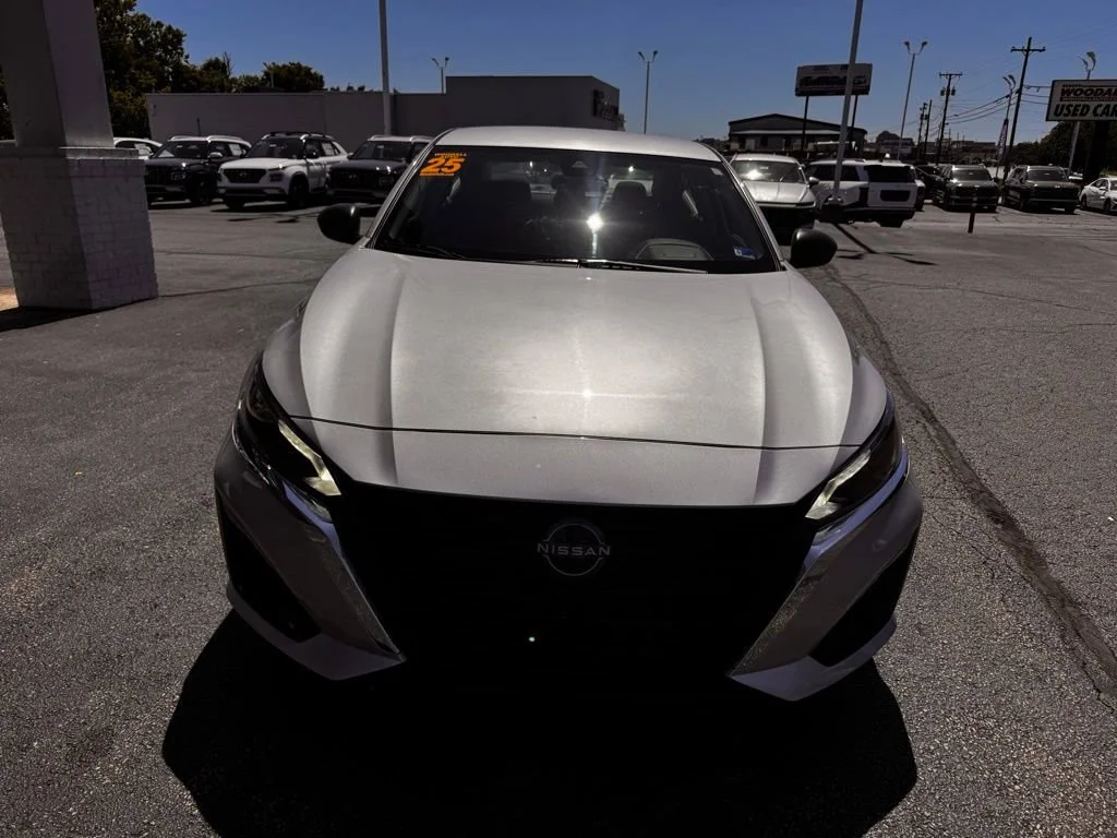 Used 2025 Silver Nissan SV image 3