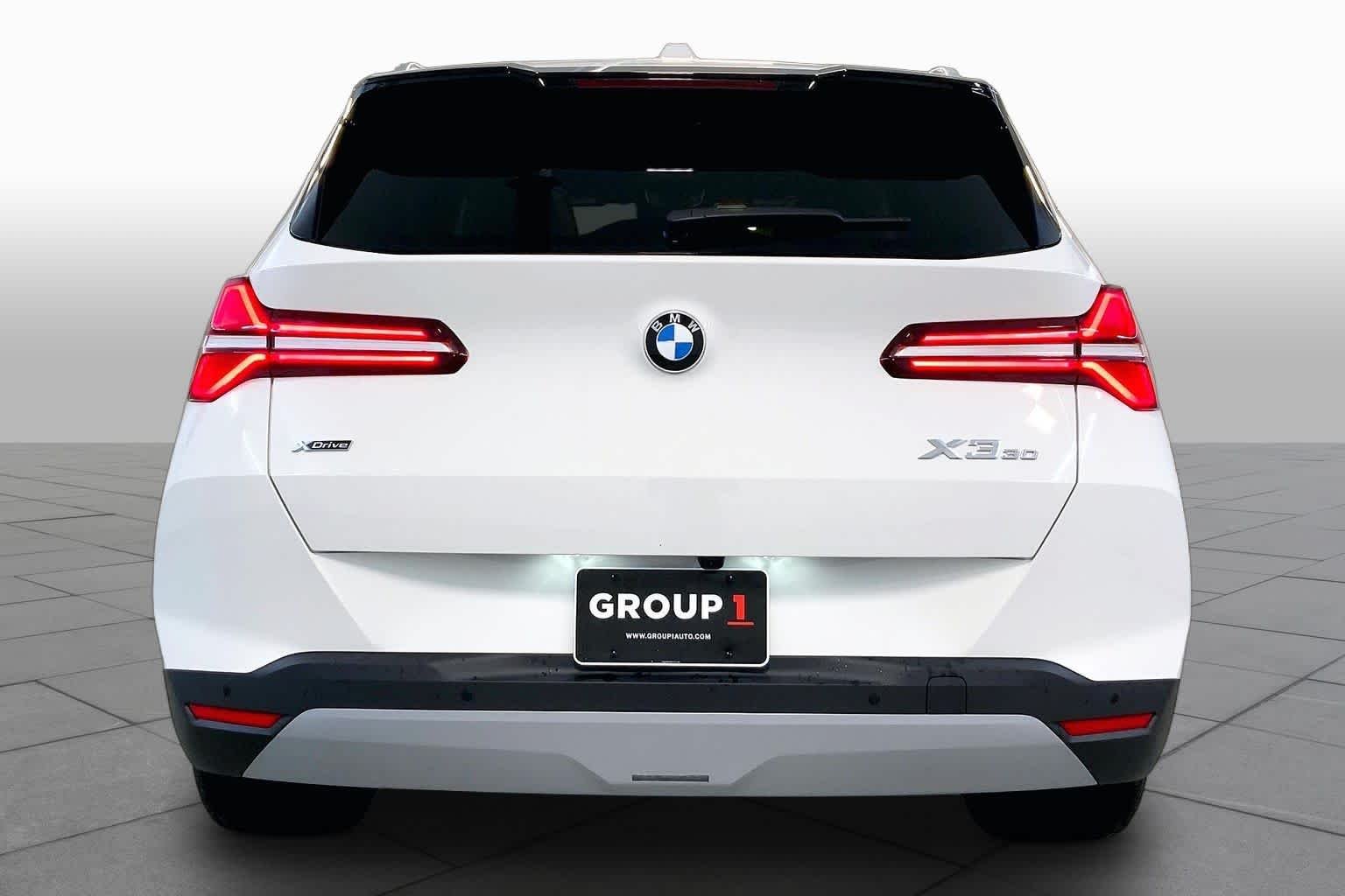 New 2026 Alpine White BMW 30 xDrive image 4