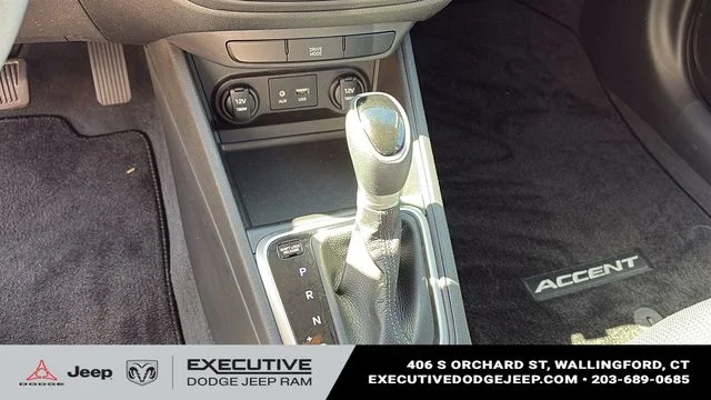 Used 2022 Blue Hyundai SE image 17