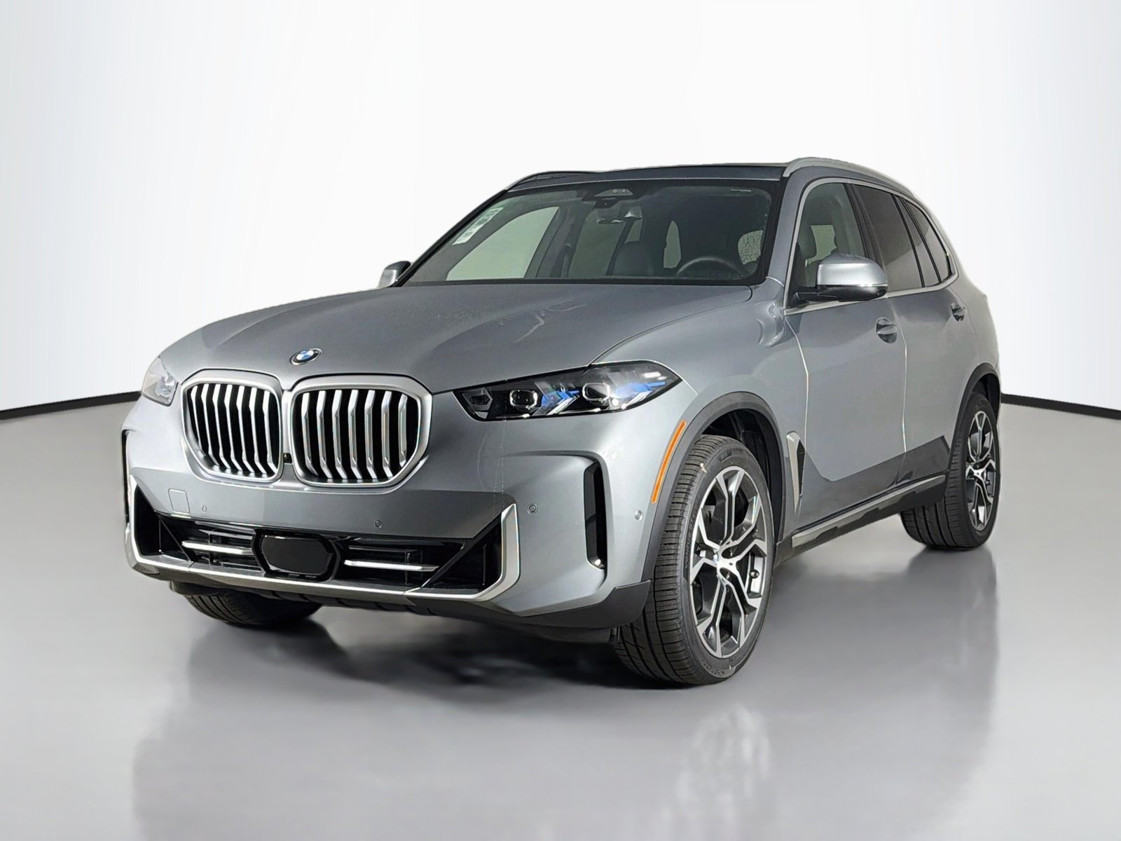 New 2026 Skyscraper Grey Metallic BMW xDrive40i image 3