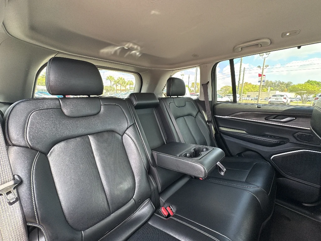 2023 Jeep Grand Cherokee Limited - Photo 11