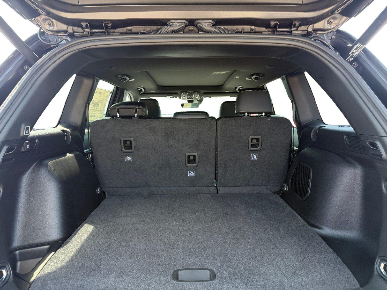 New 2026 Baltic Gray Metallic Clearcoat Jeep Limited image 18