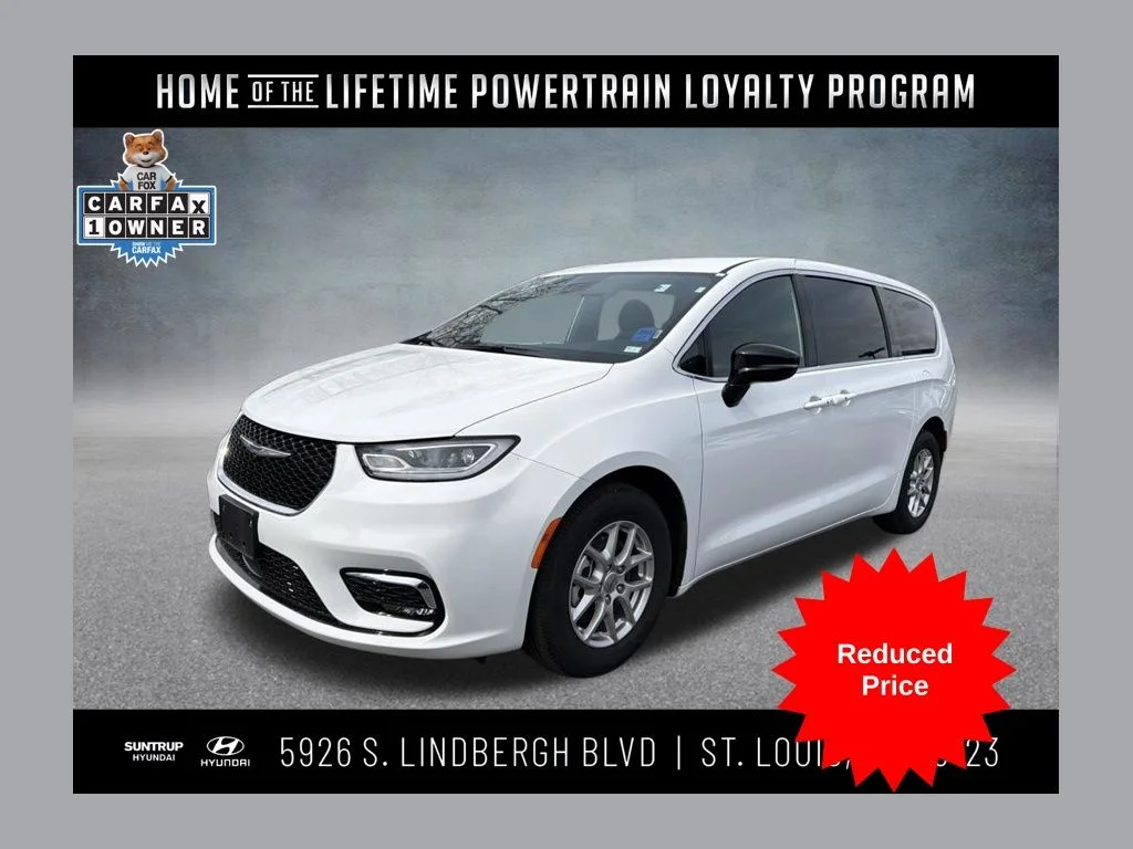 2025 Chrysler Pacifica Select's photo
