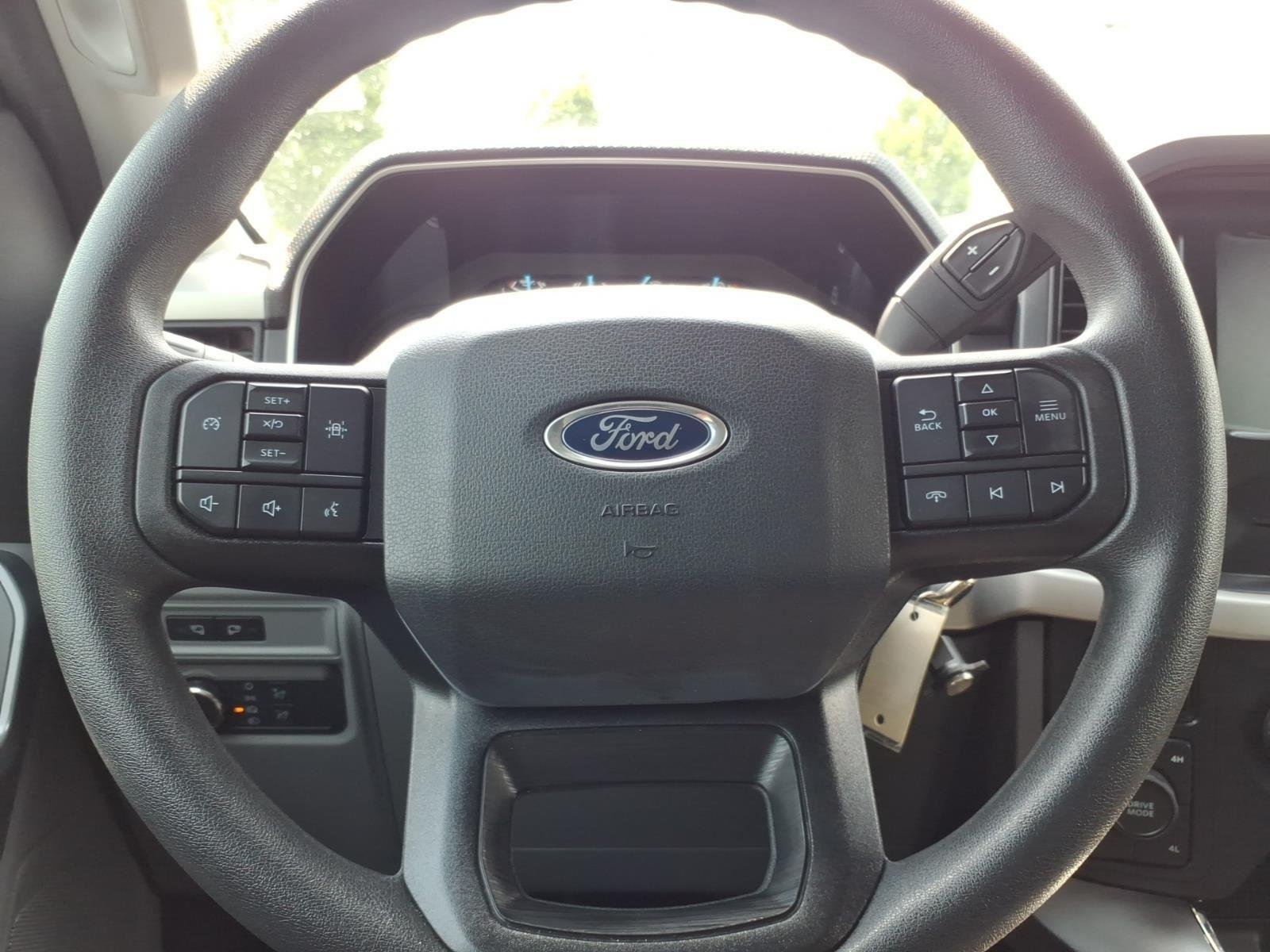 Used 2022 Oxford White Ford XLT image 24