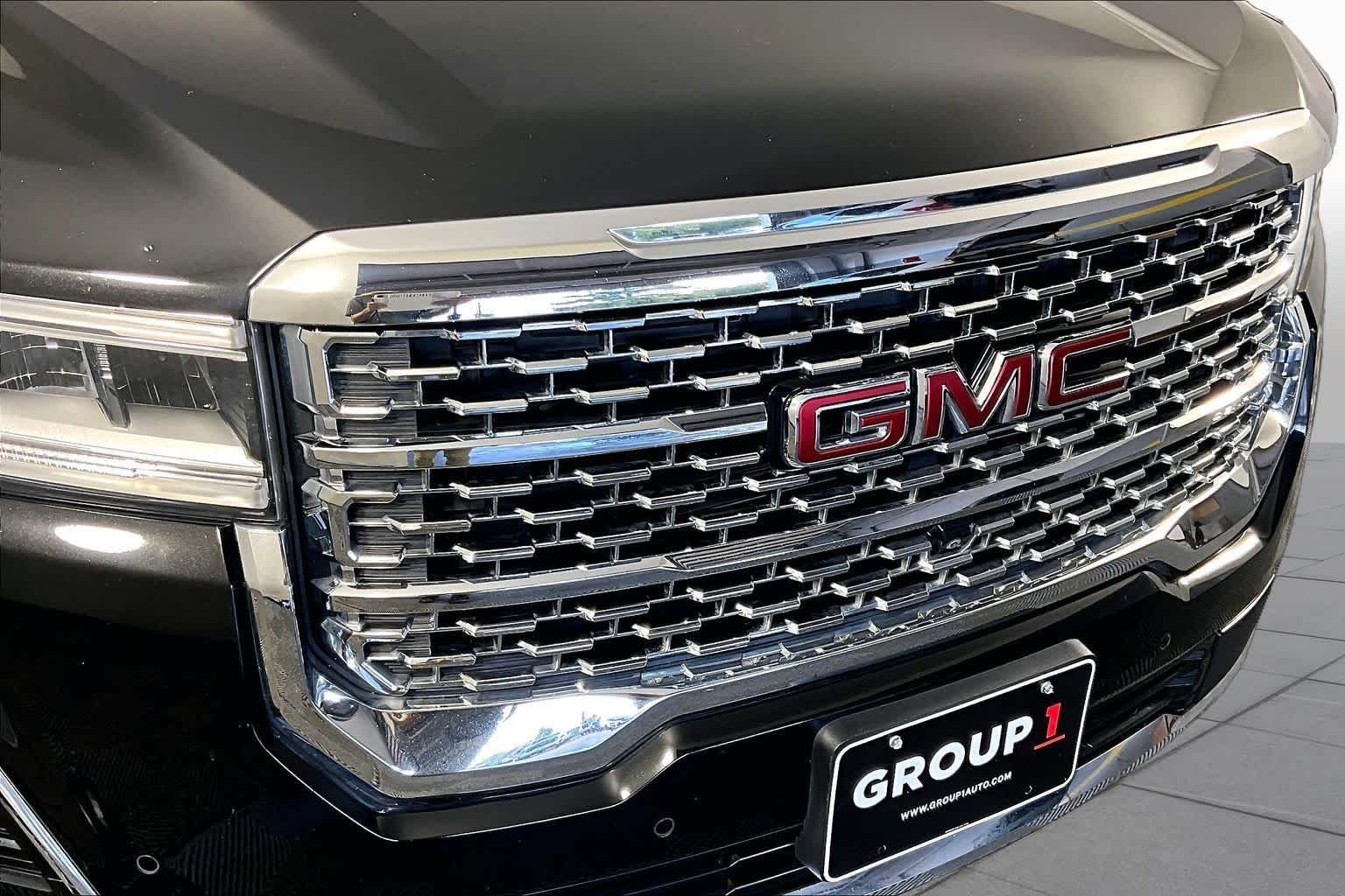 Used 2021 Ebony Twilight Metallic GMC Denali image 27