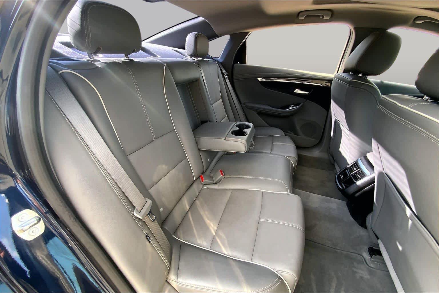 Used 2015 Blue Velvet Metallic Chevrolet LTZ image 20