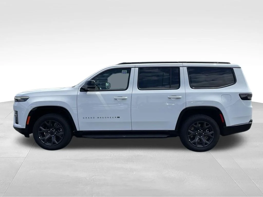 New 2026 Bright White Clear-Coat Exterior Paint Jeep Limited Altitude image 8