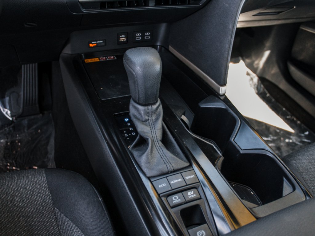 Used 2025 Wind Chill Pearl Toyota XSE image 19