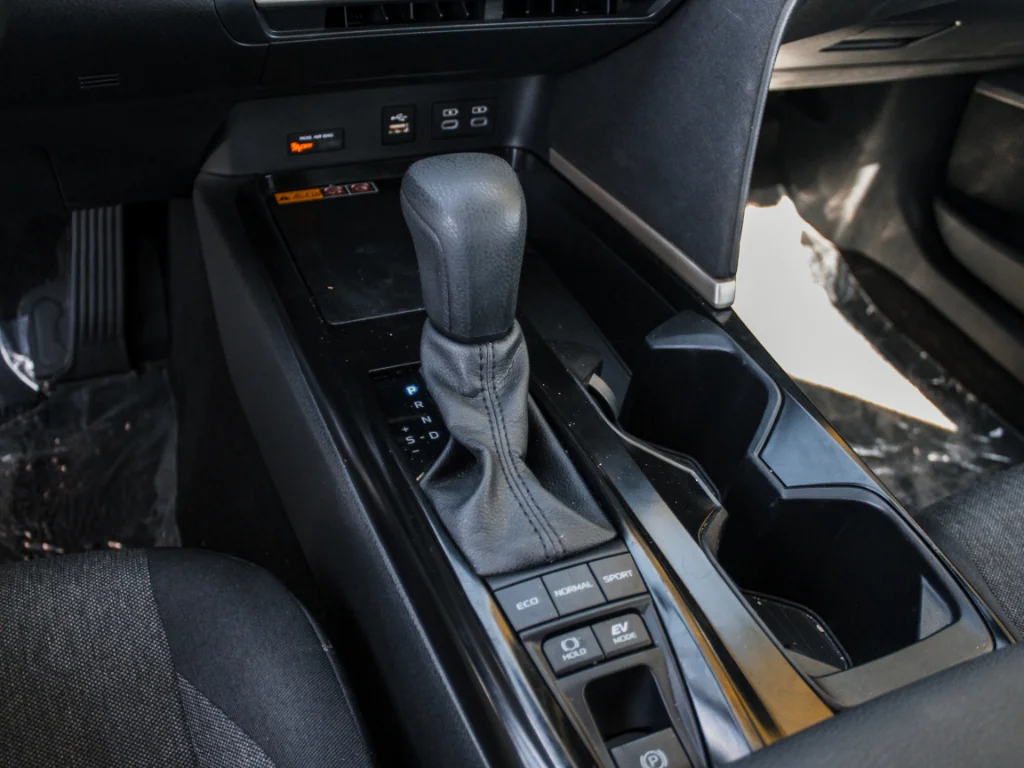 Used 2025 Wind Chill Pearl Toyota XSE image 19