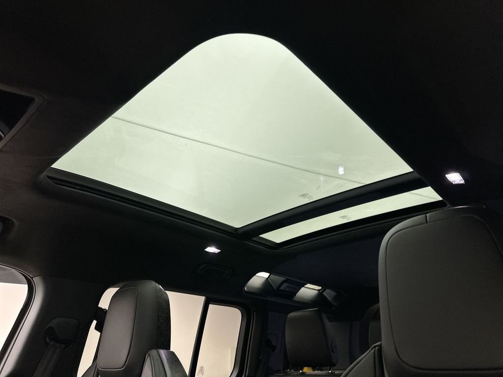 New 2026 Borasco Grey Land Rover OCTA image 11