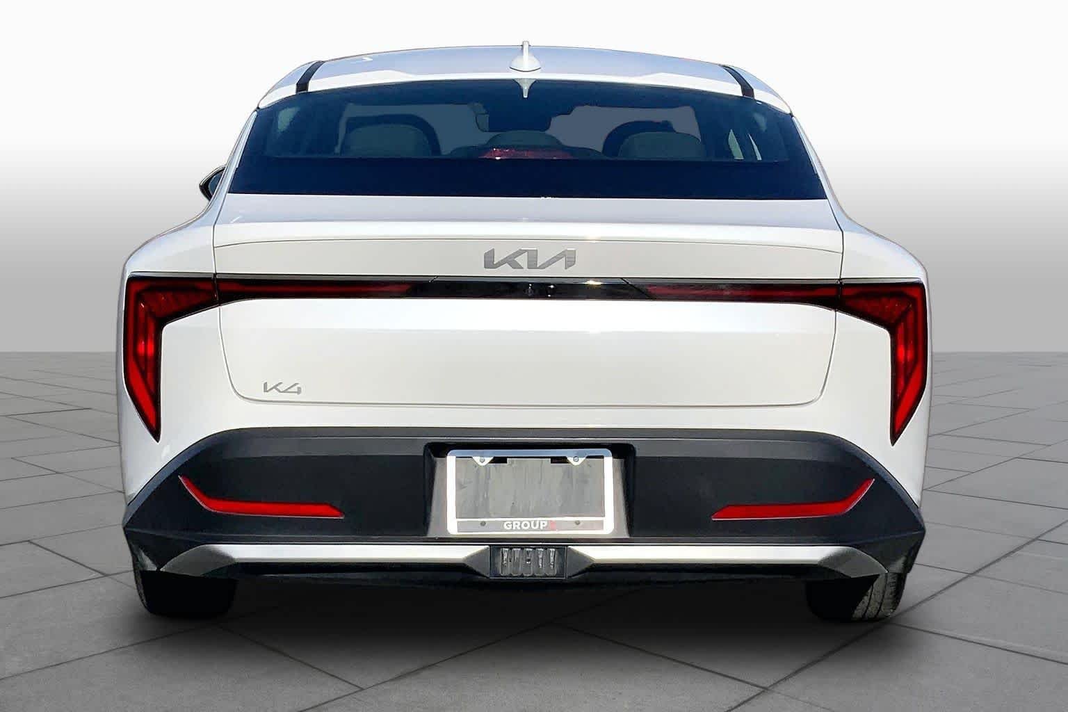 Used 2025 Snow White Pearl Kia LXS image 5