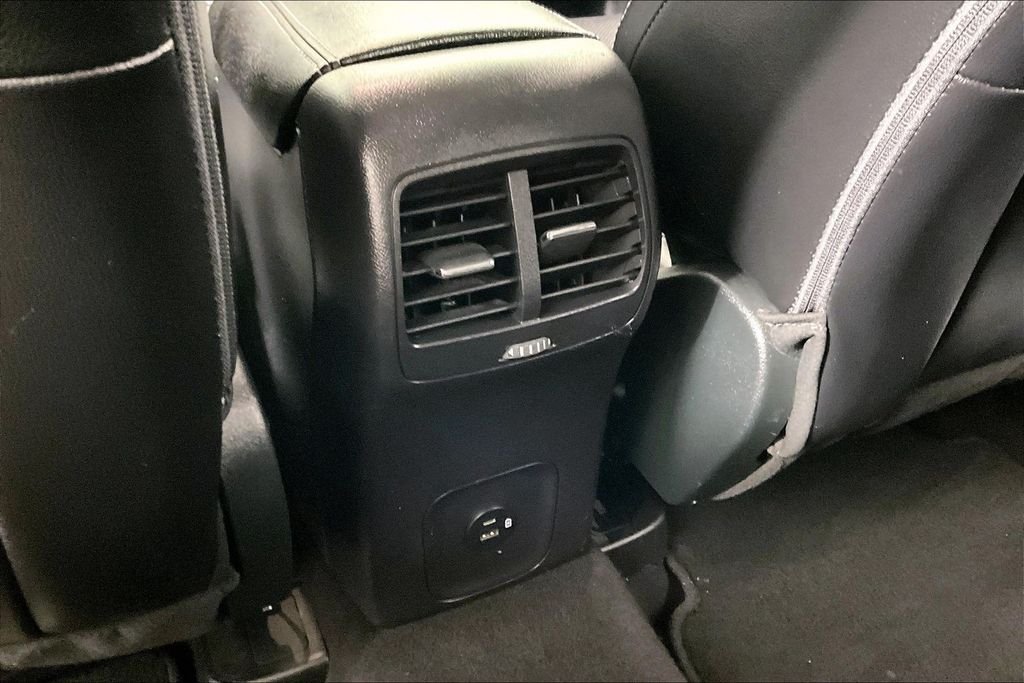 Used 2022 Black Ford SEL image 8