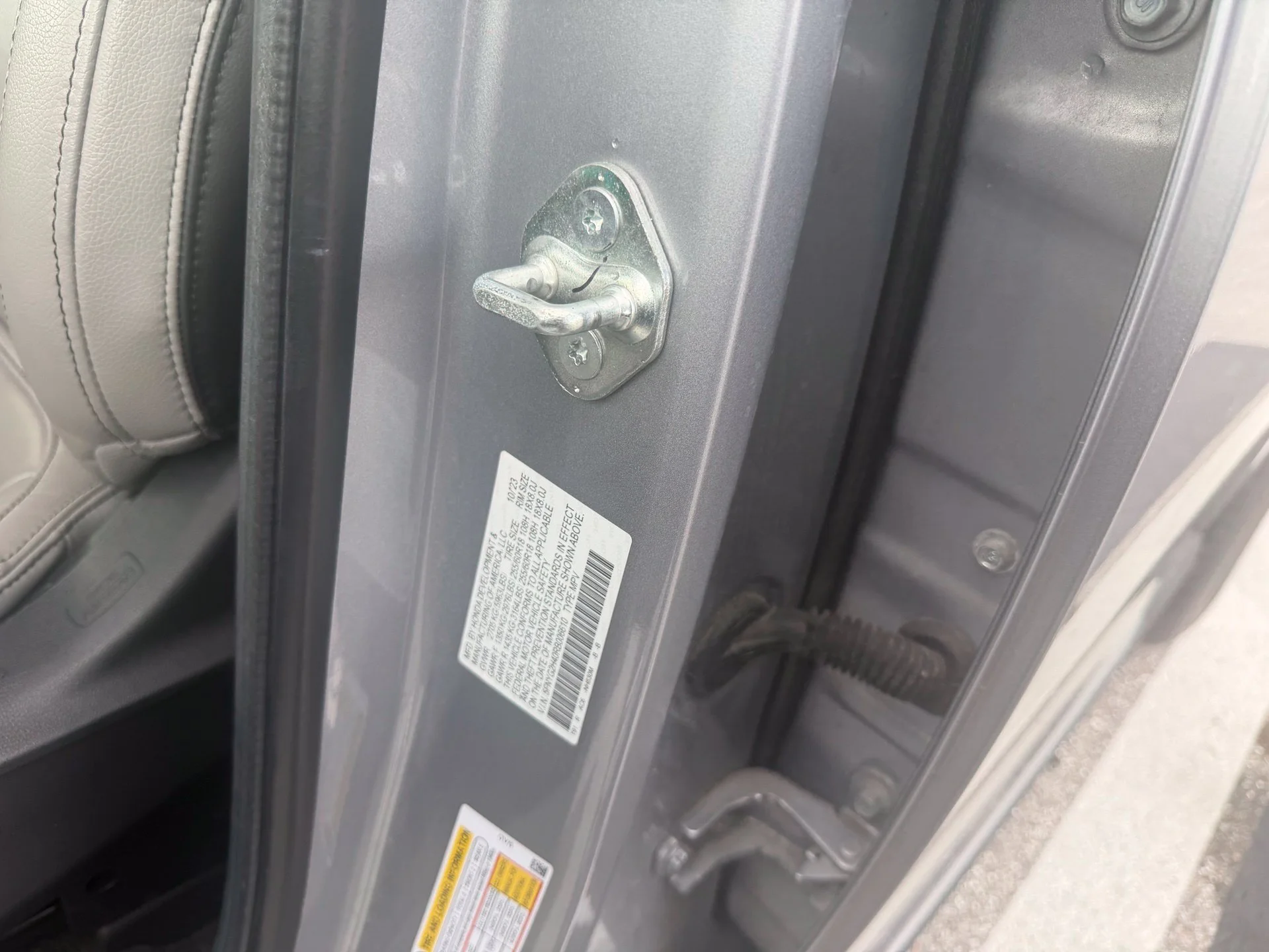 Certified Used 2024 Lunar Silver Metallic Honda EX-L image 17