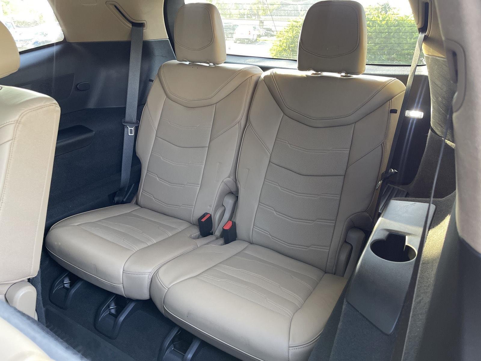 Used 2020 CRYSTAL WHITE TRICOAT Cadillac AWD Sport image 47