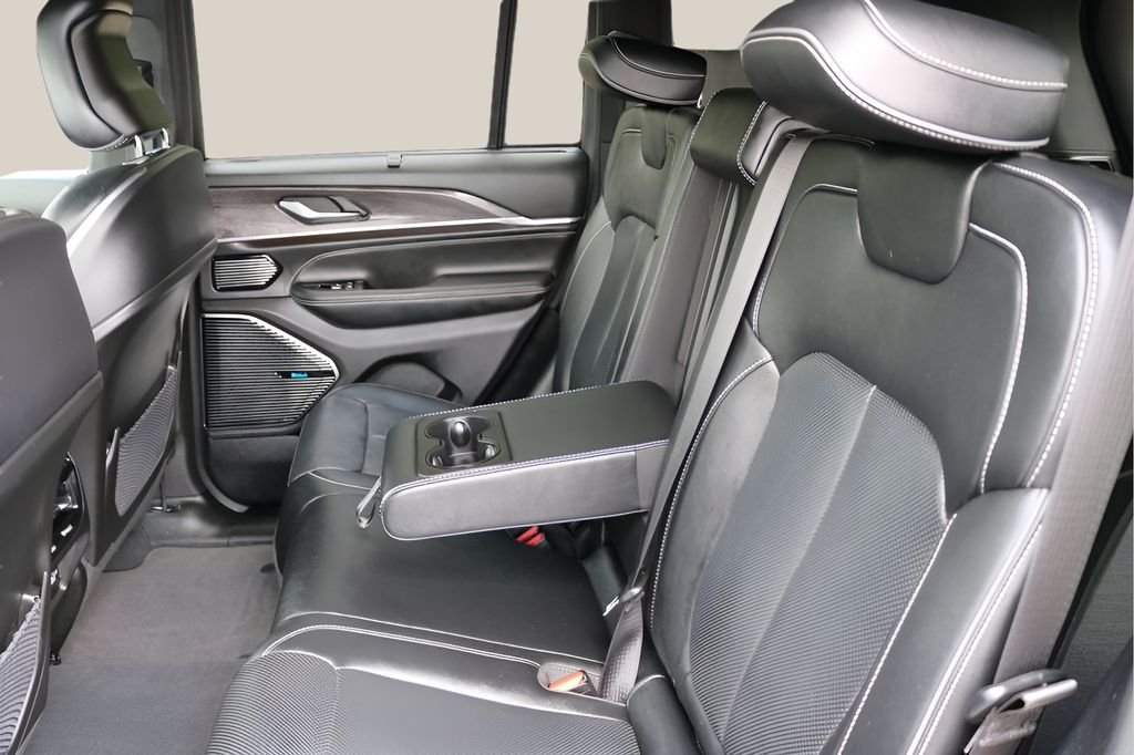 Used 2022 Silver Jeep Overland image 16