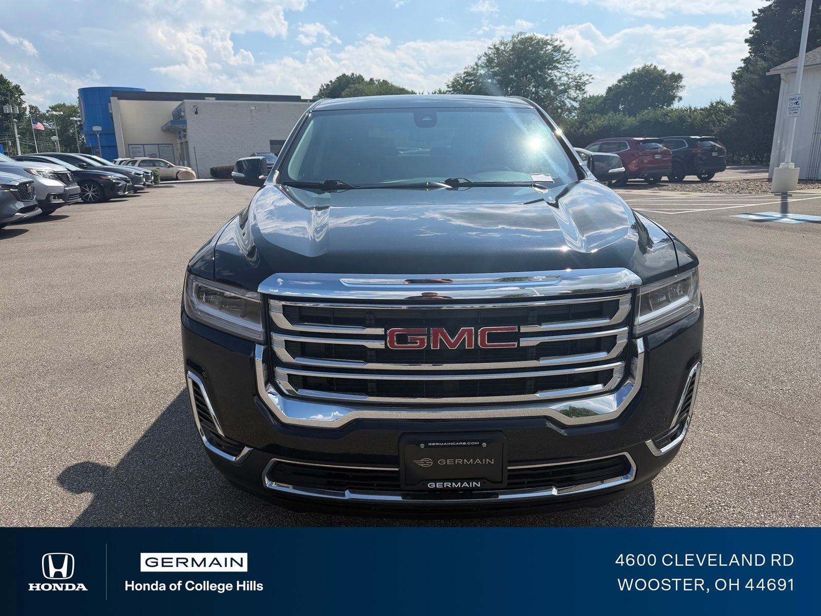 2023 GMC Acadia SLE - Photo 2