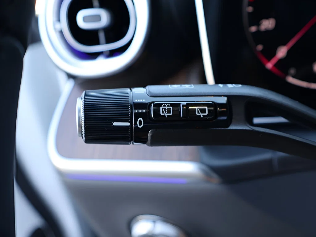 New 2026 Polar White Mercedes-Benz GLC 300 image 36