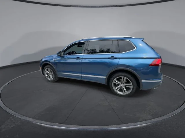 Used 2019 Blue Volkswagen 2.0T SEL R-Line image 5