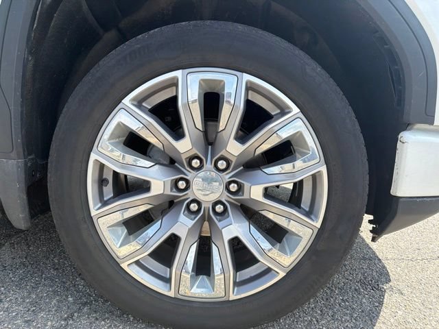 Used 2024 White Frost Tricoat GMC Denali image 5